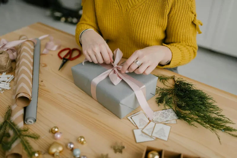 The Heart Knows the Difference: What Makes Handmade Gifts Feel Like Pure Magic